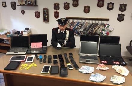 LEINI-TORINO - Spaccio di droga: tre giovani arrestati dai carabinieri - FOTO
