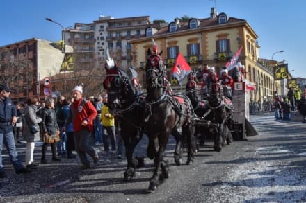 IVREA - Storico Carnevale, presentati i carri: al lavoro i giudici