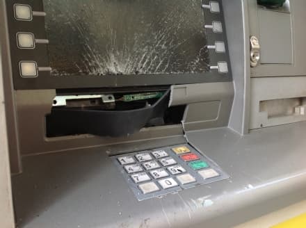 CUORGNE' - Assalto alle poste: il bancomat resiste, ladri a mani vuote - FOTO