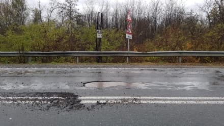 ALLERTA MALTEMPO - Strade groviera dopo la pioggia, crateri su diverse provinciali in tutto il Canavese