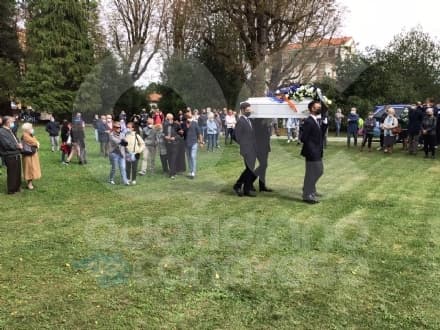 RIVARA - Addio al piccolo Andrea: per lui tanta gente, le moto e i palloncini bianchi - FOTO e VIDEO