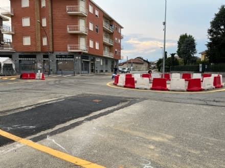 LEINI - Spunta una rotonda per ridurre gli incidenti stradali