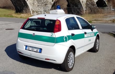 CUORGNE' - Accensione fuochi non autorizzati per bruciare sfalci e ramaglie: prima multa della polizia municipale