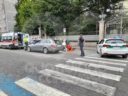 RIVAROLO CANAVESE - Investito da un'auto mentre attraversa la strada di fronte alla stazione: pedone grave - FOTO