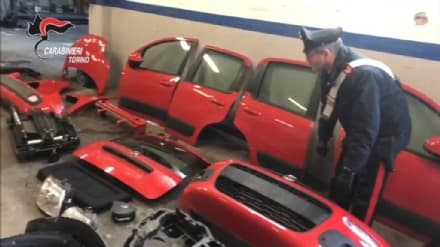 CASELLE - Pezzi di auto rubate in carrozzeria: titolare nei guai - FOTO