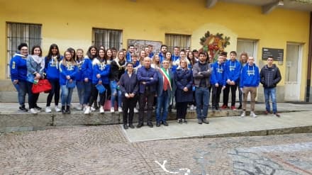 CASTELLAMONTE - Una copia della Costituzione ai neo diciottenni - FOTO