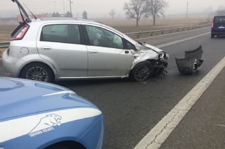 BANCHETTE-IVREA - Incidente stradale sul ponte: traffico in tilt