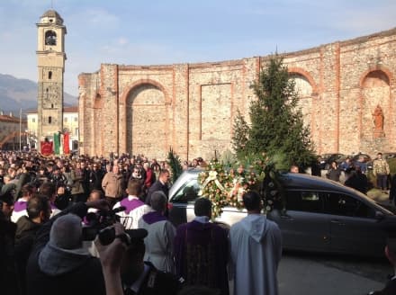 Tra apatica indifferenza e generosa compassione