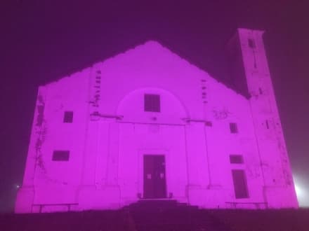 COLLERETTO CASTELNUOVO - Santa Elisabetta omaggia il Giro d'Italia e si colora di rosa