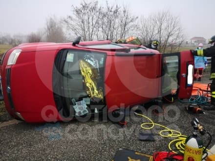 AUTOSTRADA TORINO-MILANO - Incidente e traffico in tilt tra gli svincoli di Chivasso: quattro feriti, una donna grave - FOTO