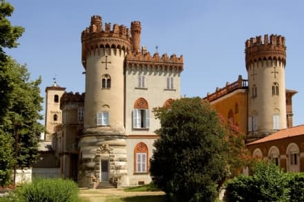FAVRIA - Il castello dei marchesi del Monferrato è in vendita