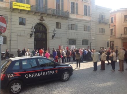 IVREA - Presidio davanti al Comune contro il terrorismo - VIDEO