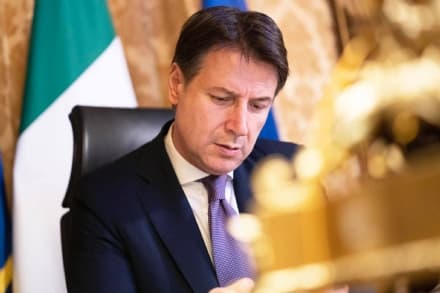 CRISI DI GOVERNO - Conte si è dimesso: domani Mattarella inizia le consultazioni. Salvini: «No a governi pasticciati»
