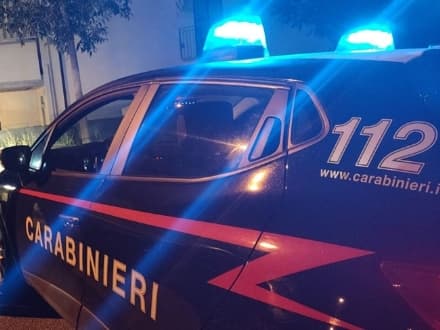 BASSO CANAVESE - Non vedeva la figlia da anni, papà 44enne si toglie la vita in casa