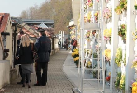 CASELLE - Ladri senza rispetto devastano il cimitero cittadino