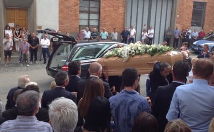 CUORGNE' - Chiesa gremita per l'ultimo saluto a Mattioda, il «Re delle costruzioni»