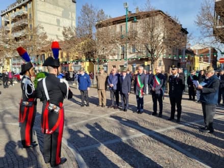 CHIVASSO - Qualcuno ha bruciato le bandiere italiane per la festa degli Alpini - FOTO