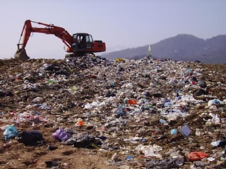 CASTELLAMONTE - Cittadini in marcia contro la discarica di Vespia