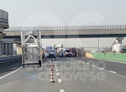 TRAGEDIA SULLA A4 TORINO-MILANO - Incidente stradale a Chivasso, un morto - FOTO