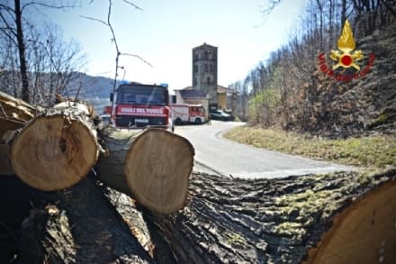 INCENDIO BELMONTE - «Situazione sotto controllo»: restano da spegnere solo alcuni focolai - FOTO