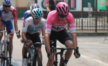 IL GIRO D'ITALIA IN CANAVESE - Tanta gente nei paesi per vedere il passaggio della corsa - FOTO e VIDEO