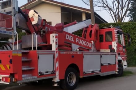 BOLLENGO - 58enne cade dalla scala mentre lavora in casa: ricoverato al Giovanni Bosco