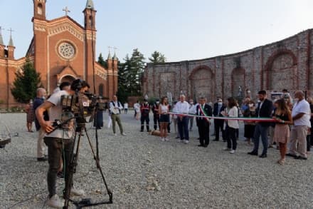 CASTELLAMONTE - La Mostra della ceramica celebra i 100 anni del liceo Faccio con una dedica speciale all'Ucraina - FOTO