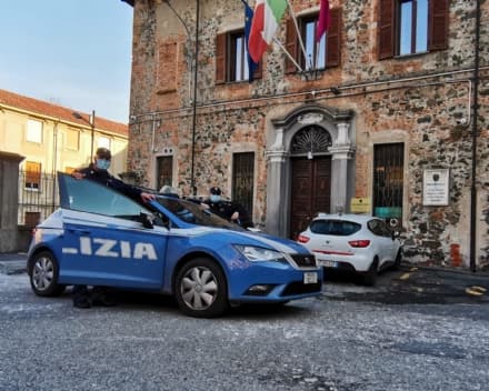 IVREA - Più di mezzo chilo di marijuana in casa: un italiano e una colombiana arrestati dalla polizia