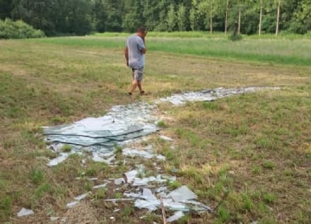 BOLLENGO - Campi agricoli scambiati per discariche abusive. Il sindaco: «Aiutateci a trovare gli incivili»