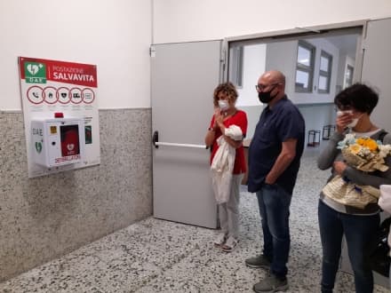 CUORGNE' - Inaugurato il defibrillatore donato in ricordo di Lorenzo Maio alla scuola Cena - FOTO