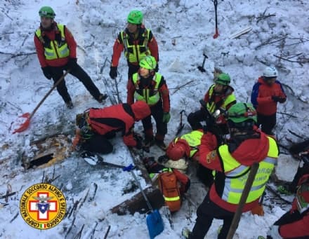 SLAVINA SULL'HOTEL RIGOPIANO - Fine delle operazioni: gli angeli del soccorso tornano a casa - FOTO e VIDEO