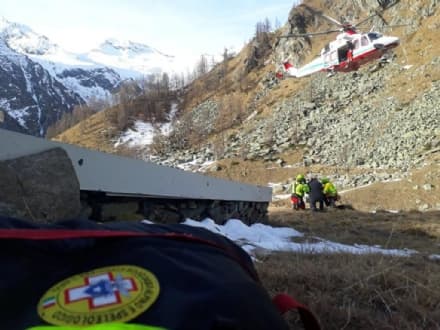 VALPRATO SOANA - Scivola sul sentiero di San Besso, turista francese salvato dal soccorso alpino