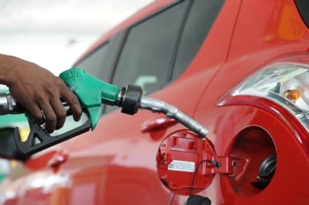 Risparmiare sulla benzina si può: ecco come