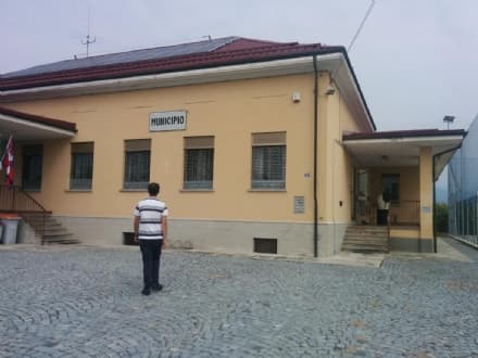 CICONIO - Rapinatore assalta la posta ma scappa a mani vuote