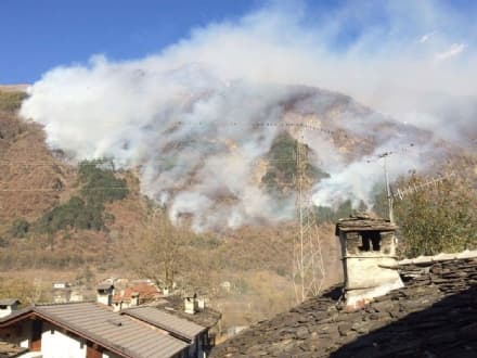 ALLARME INCENDI - A Locana e Traversella si alza il vento: allerta massima per le prossime ore