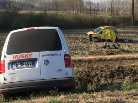 INCIDENTE SUL RACCORDO - Identificata la donna vittima dello schianto: era residente in Valchiusella - FOTO