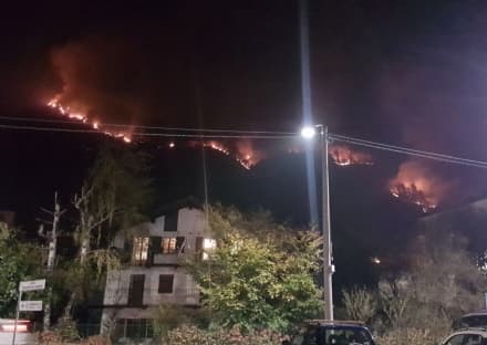 ALLARME INCENDI - Il Canavese chiede aiuto: le fiamme divorano le montagne di Traversella e Locana - FOTO