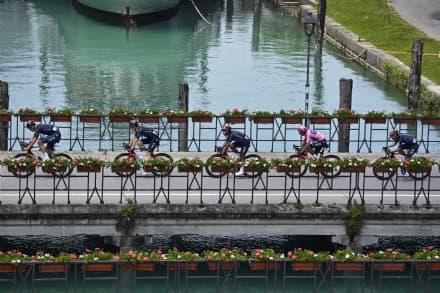 GIRO D'ITALIA - Bernal sempre Maglia Rosa ma ora arriva un blocco di tre giorni dove si decide tutto