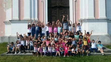 CUCEGLIO - I bimbi delle scuole hanno incontrato lo scrittore Michele D'ignazio