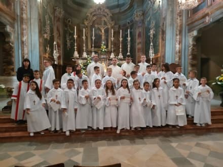 SAN GIUSTO - Comunioni e Cresime: gioia per tanti ragazzi