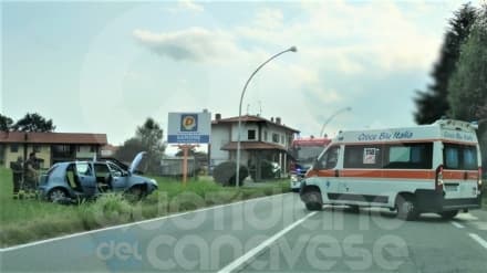 PAVONE CANAVESE - Incidente stradale in via Circonvallazione - FOTO