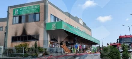 SAN GIORGIO CANAVESE - Incendio alla Nuova Agraria: intervento dei vigili del fuoco - FOTO E VIDEO