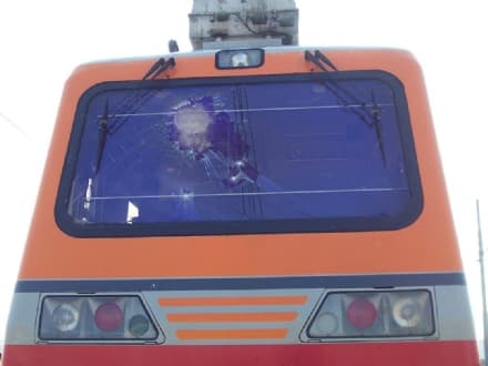 RIVAROLO - Idioti in azione: devastati due treni Gtt - FOTO