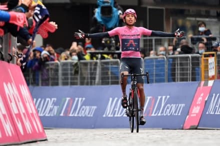 CICLISMO - Egan Bernal vince tre «Giro d'Italia Awards», gli Oscar della corsa Rosa