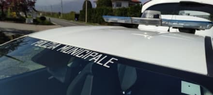 CASELLE - Buca i serbatoi delle auto in sosta per rubare il carburante: caccia al ladro di benzina