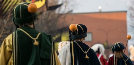 IVREA - Storico Carnevale: si avvicinano la cerimonia del passaggio dello spadino e le alzate degli Abbà