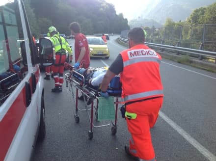 PONT CANAVESE - Grave incidente stradale sulla 460: due motociclisti feriti - FOTO e VIDEO