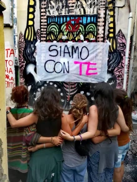 IVREA - Stupro di gruppo, il centro sociale vicino alla vittima: «Diventerai forte come la roccia, siamo dalla tua parte»