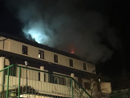 BORGOMASINO - Vigile del fuoco ferito mentre spegne l'incendio