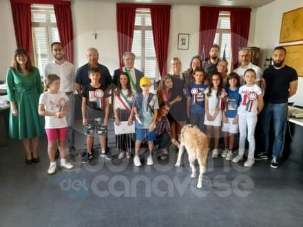 CASTELLAMONTE - Insediato il Consiglio comunale dei ragazzi: Viola Marchello è la sindaca - FOTO